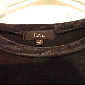 Lulu's Marbled Smokey Black Cropped Long Sleeve Top